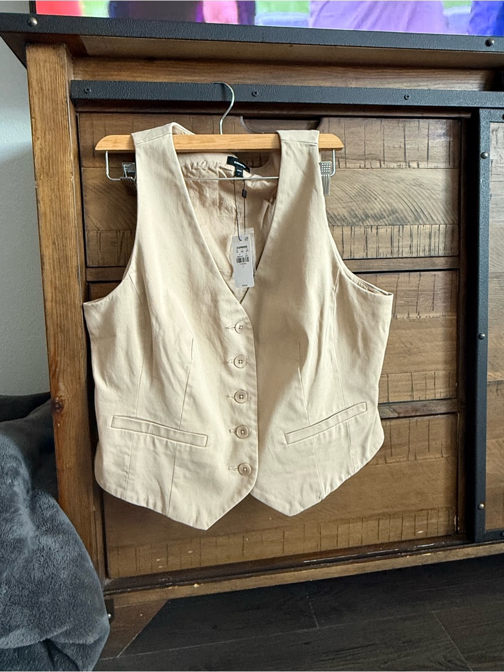 Express Cream Button-Front Women's Vest
